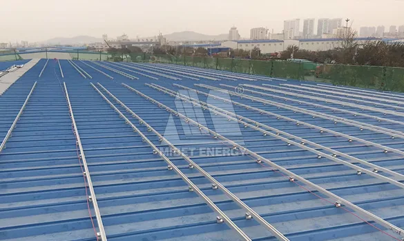 14 MW Metallziegeldach-PV-Projekt in Yingkou-Hafen, China