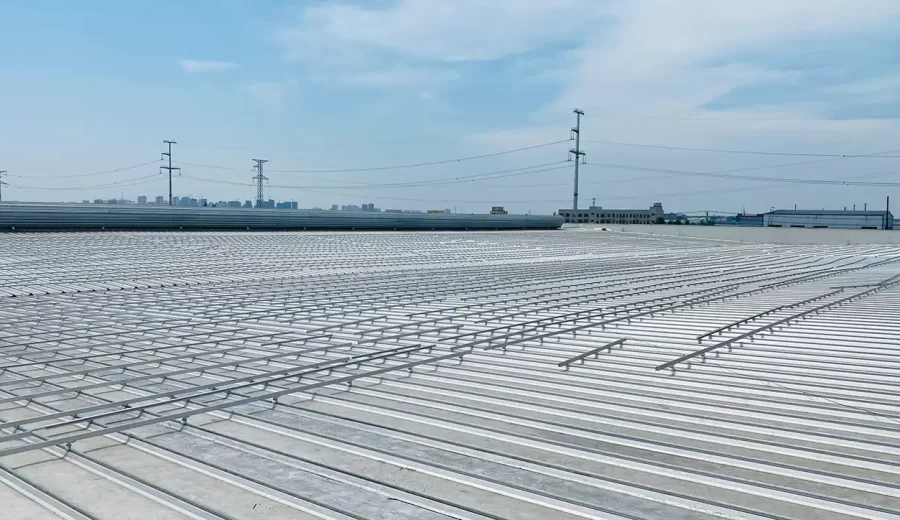 17,5 MW! Das PV-Kraftwerk auf Dächer aus Farbstahlziegeln von Mibet liefert Unternehmen Strom ohne Sorgen