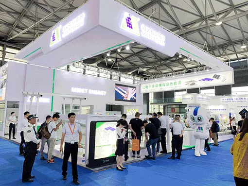 Am Nachmittag des 6. Juni fand die 13. Internationale PV POWER EXPO (SNEC 2019) inmitten einer lebhaften Menschenmenge ein perfektes Ende. Als professioneller Anbieter von Lösungen für PV-Montagesystemen stellte Mibet an dem Stand N1-380 am SHANGHAI New International Expo Centre aus und wurde während der dreitägigen Ausstellung von vielen Besuchern gut angenommen.  聚散终有时，圆满大收官 Das Treffen kam irgendwann zu einem Ende. Die Ausstellung wurde mit einem erfolgreichen Abschluss beendet. SNEC 2019已落下帷幕，本次展会使参展者收获满满，观者意满载而归 网上说喜欢一个人，始于颜值，陷于才华，忠于人品； 而大家对迈贝特新能源的喜欢未尝不是始于品牌，陷于技术，忠于品质呢！ Die SNEC 2019 war zu Ende. Die Messe war für die Aussteller eine reiche Ernte und für die Besucher ein voller Erfolg. Im Internet heißt es, wenn man jemanden mag, beginnt die Sympathie mit dem Aussehen, wird durch das Talent gefesselt und bleibt wegen des Charakters bestehen. Und das Interesse an Mibet beginnt mit der Marke, wird dann durch die Technologie gefangen und bleibt wegen der Qualität bestehen!  砥砺前行，合作共赢 Vorwärtskommen und zu einer Win-Win-Situation zusammenarbeiten 本次展会，我们看到光伏行业的同行们的进步与发展，但我们更看到光伏行业即将迎来新一轮技术创新高峰，迈贝特新能源此次收获颇丰，带着满满的收获，也将继续发扬工匠精神并努力奋斗！ Auf dieser Messe haben wir die Fortschritte und die Entwicklung in Fachkreisen der PV-Branche erlebt. Aber wir haben auch festgestellt, dass die PV-Branche vor einer neuen Runde technologischer Innovationen steht. Wir haben viel von dieser Ausstellung profitiert und werden uns weiterhin bemühen mit Genauigkeit und Präzision an neuen Innovationen zu arbeiten.  精彩回顾，领跑未来 经过三天的展会，迈贝特向全世界展示了自己的实力，留下众多精彩瞬间。 Ein wunderbarer Rückblick, ein Ausblick in die Zukunft. Nach drei Ausstellungstagen hat Mibet der Welt seine Stärke gezeigt und viele schöne  Erinnerungen hinterlassen.  本次SNEC展会，迈贝特新能源提升了自身的可信水平和综合竞争力，获得了行业高度肯定。未来，迈贝特新能源依然会以高效创新为理念，深入挖掘市场需求，为客户带来更多的高效高质支架产品和优质服务。 Auf dieser SNEC-Messe hat Mibet seine Glaubwürdigkeit und umfassende Wettbewerbsfähigkeit verbessert und wurde von der Branche sehr positiv bewertet. Auch in Zukunft wird Mibet sein Konzept mit hoher Effizienz und Innovation beibehalten, die Marktnachfrage berücksichtigen und den Kunden weitere hocheffiziente und hochwertige Produkte und Dienstleistungen anbieten.